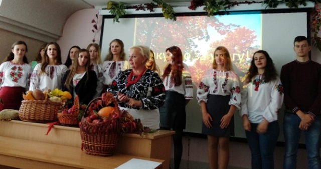 Слово подяки має доцент Л.С.Барна